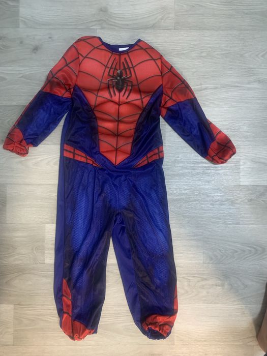 Новорічний костюм людини павука
