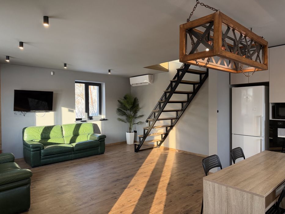 Будинок з ремонтом і меблями