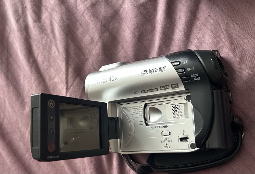 Відеокамера Sony DCR-DVD108E