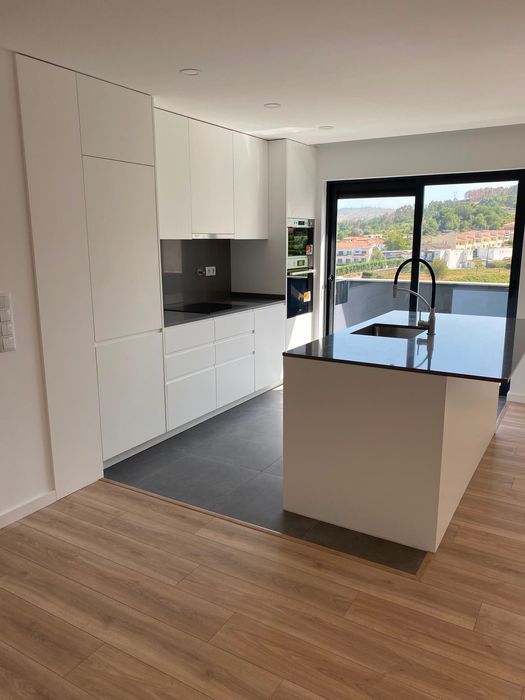Aluguer apartamento T3 novo no centro da vila