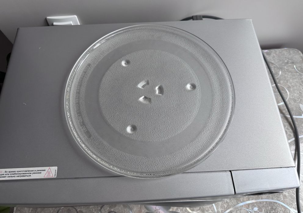 Мікрохвильовка Samsung СЕ283GNT з грилем