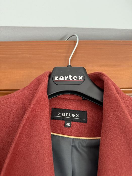 Płaszcz damski bordowy