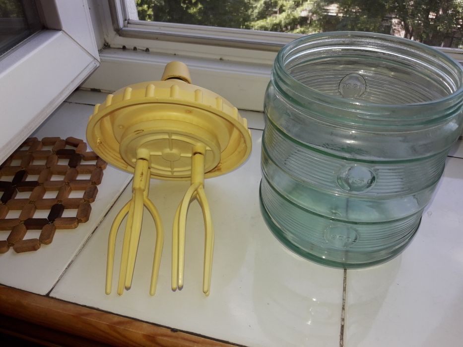 Продам запчасть  для миксера.