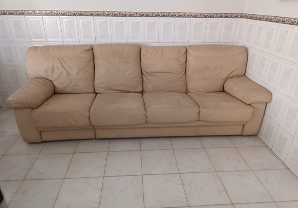 Sofá em pele genuína