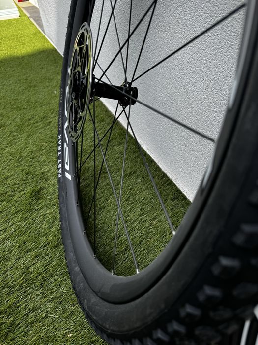 Rodas Roval Control World Cup - 980gr