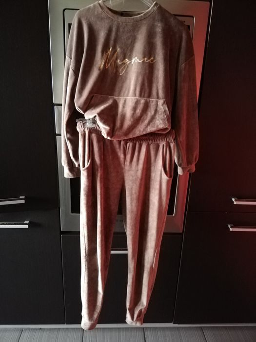 Dres welurowy damski roz 38