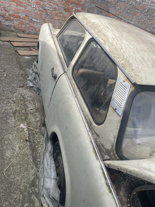 Trabant 601 bez silnika na czesci