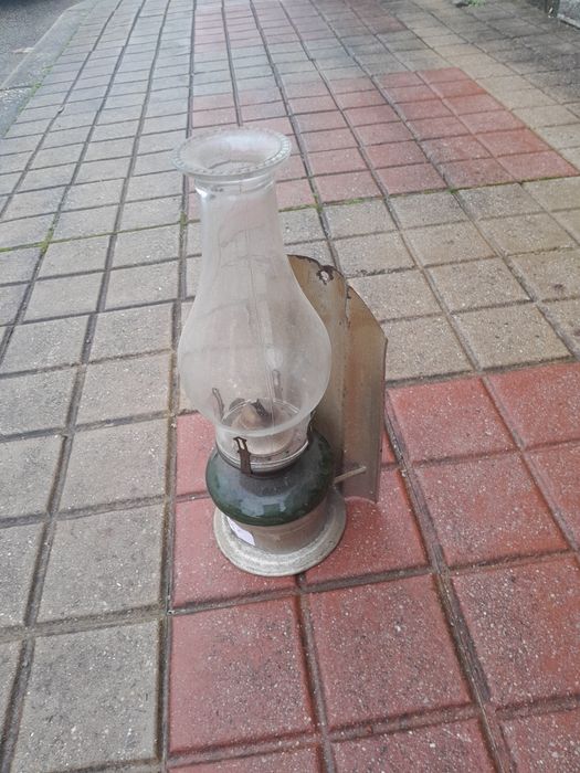 Candeeiro a  petróleo