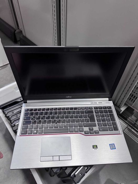 Ноутбук для дизайну та CAD Fujitsu H760/15.6 IPS/гарантія/є 10 шт