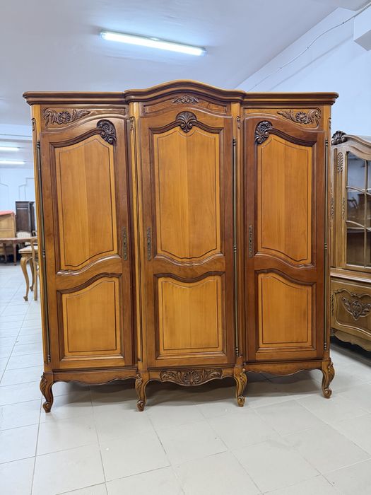 Stylowa szafa 3-drzwiowa – klasyczna, rzeźbiona. Transport cały kraj