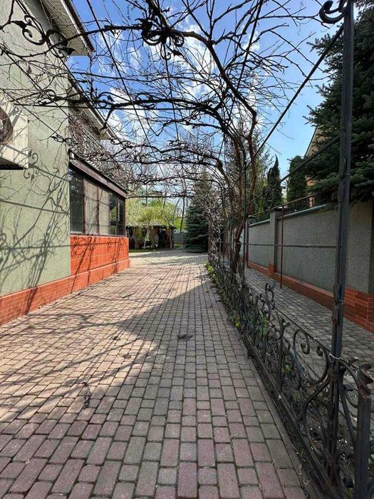 Продаж Сучасного будинку в центрі Кривого Рогу