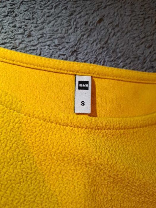 Сукні піджаки спідниці  светри халати кігурумі.