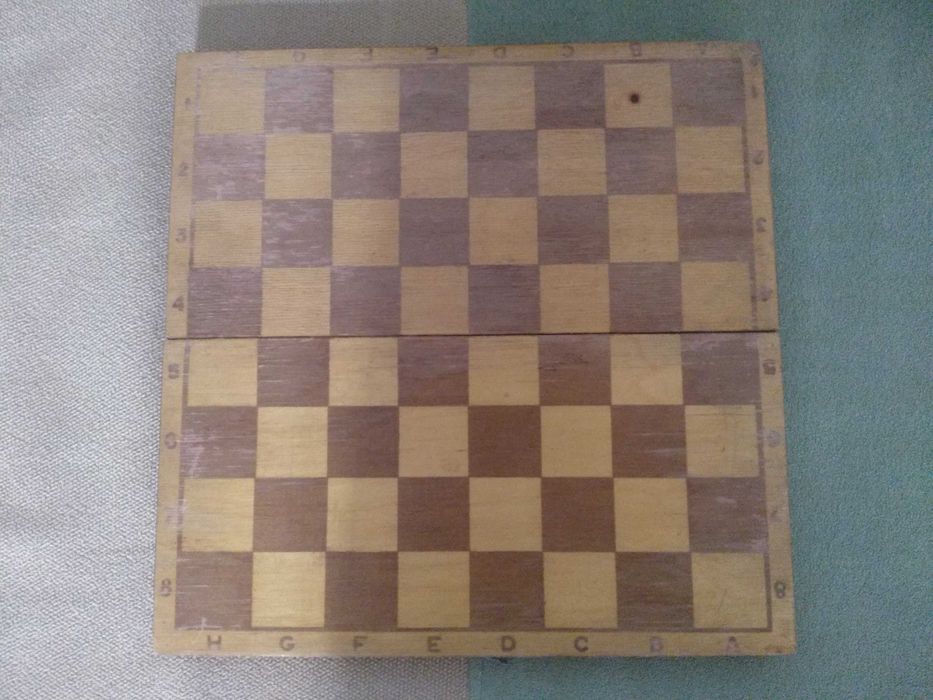 Настольная игра. Шахматы. Деревянные шахматы