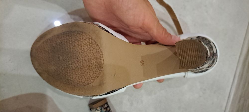 Skórzane sandałki Maciejka