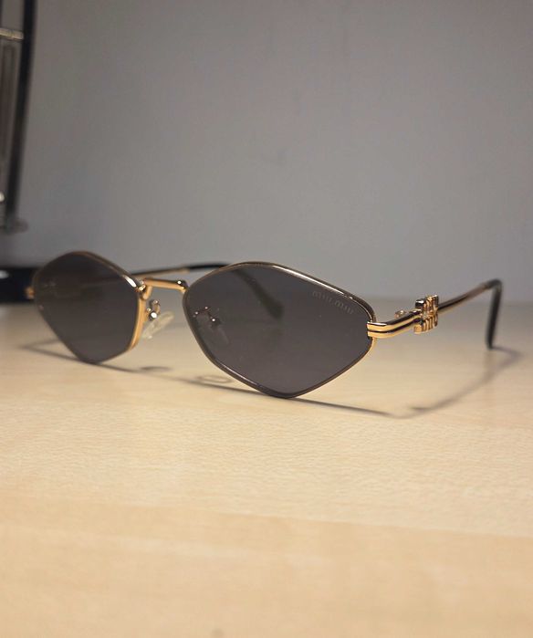 Okulary przeciwsłoneczne MiuMiu