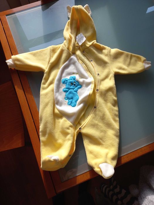 Продам новый костюм "Зайка" с ушками для малыша .