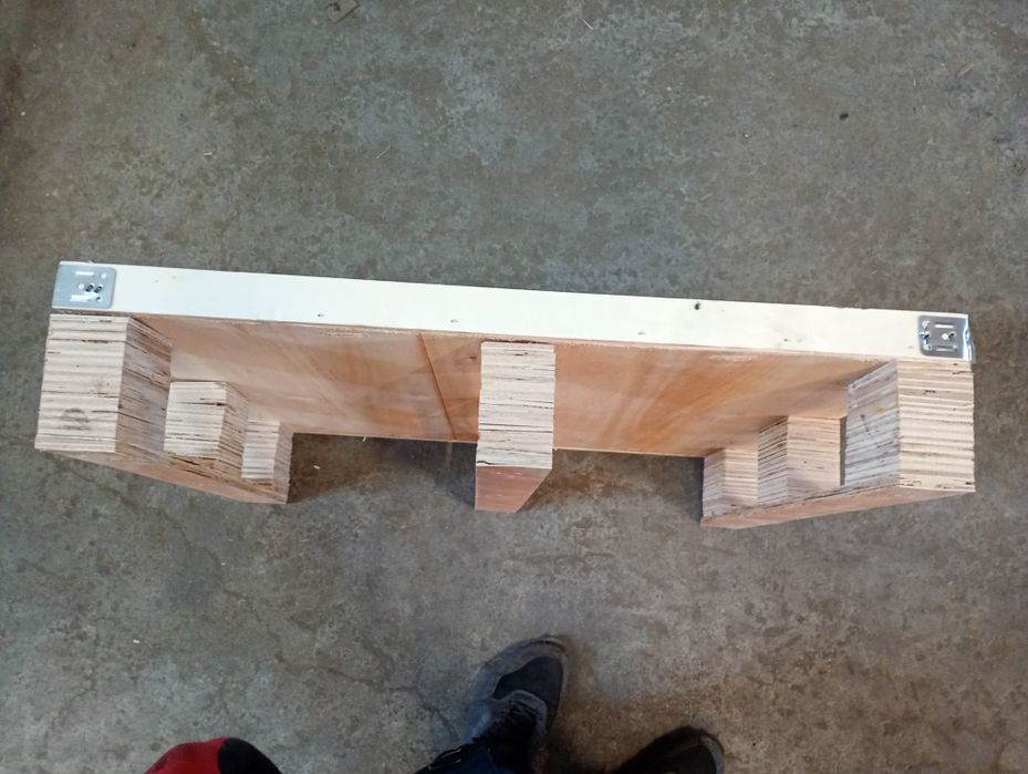 Palety małe z sklejki.