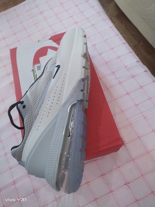 Продаю нові кросівки Nike Air max 270