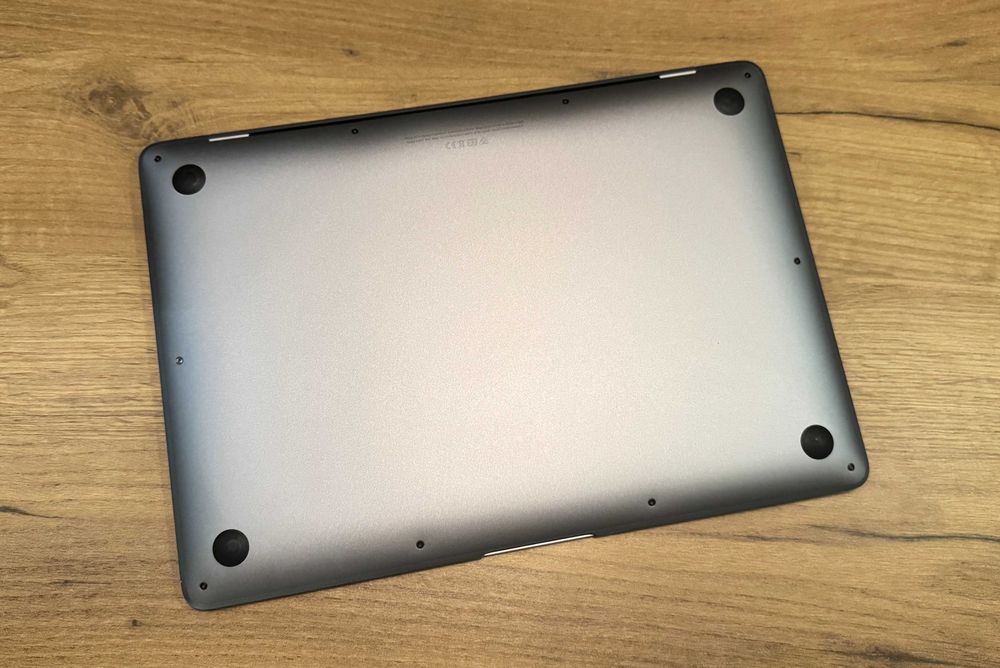  MacBook Air 13 2020 M1 16GB RAM 512GB SSD Silver