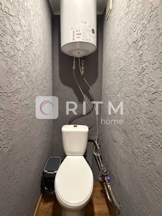 Продається 1-кімнатна квартира на вул. Карпенка-Карого, 9