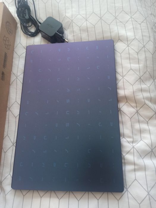 Laptop ASUS E410M mało używany