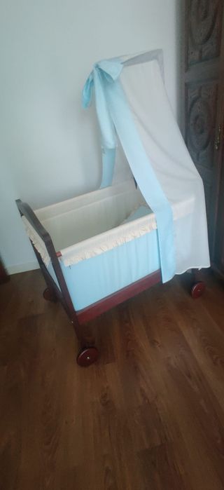 Berço pequeno + textil