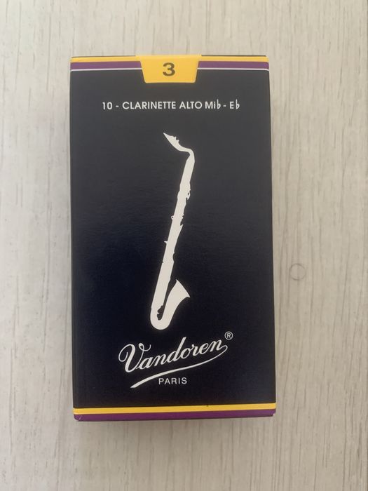 10- clarinete Alto