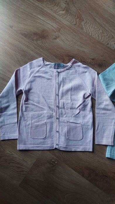 Reserved swetry dla bliźniaczek 122