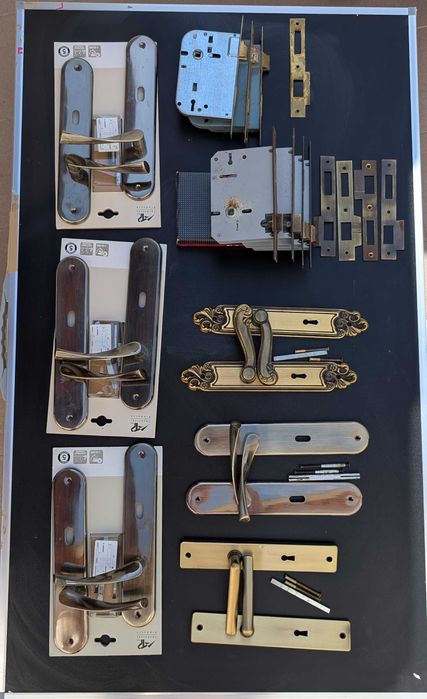Conjunto de maçanetas e fechaduras