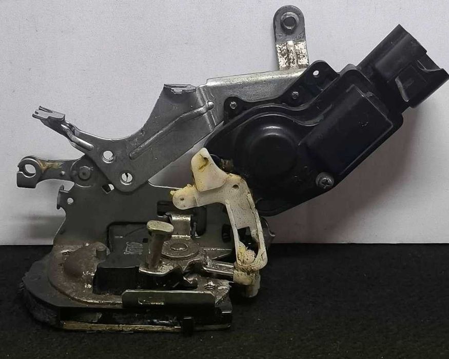 Fechadura / Fecho Porta Trás Direito - TOYOTA COROLLA