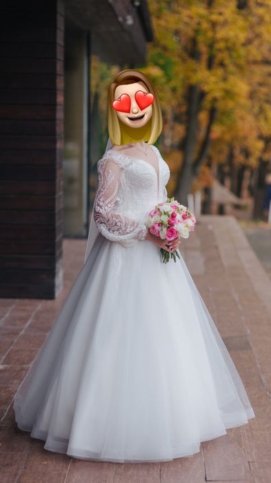 Продам весільну сукню