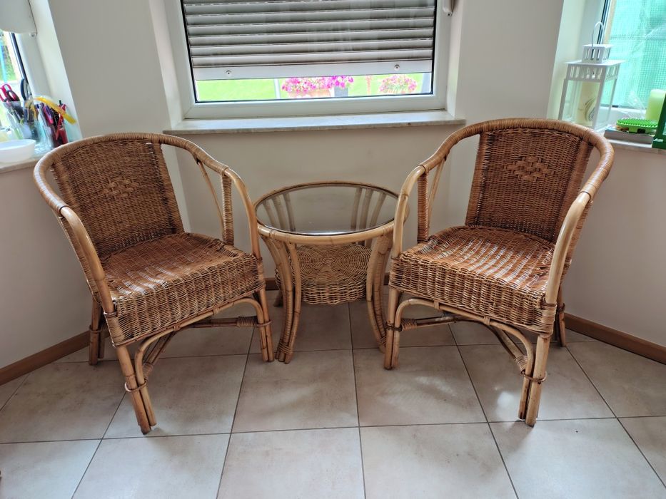 Meble rattanowe stolik + 2 fotele