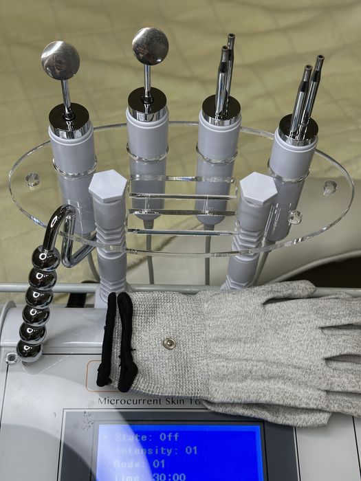 Продаю апарат для мікрострумової терапії Zemits