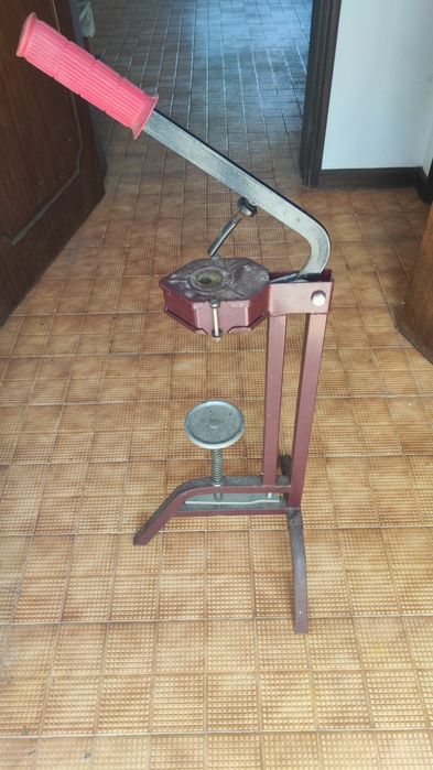 Máquina de meter rolhas