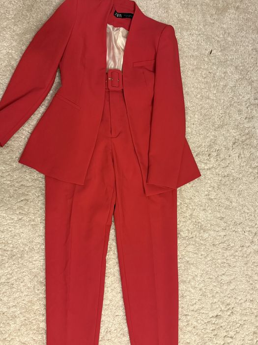 Sprzedam garnitur Zara – marynarka + spodnie.