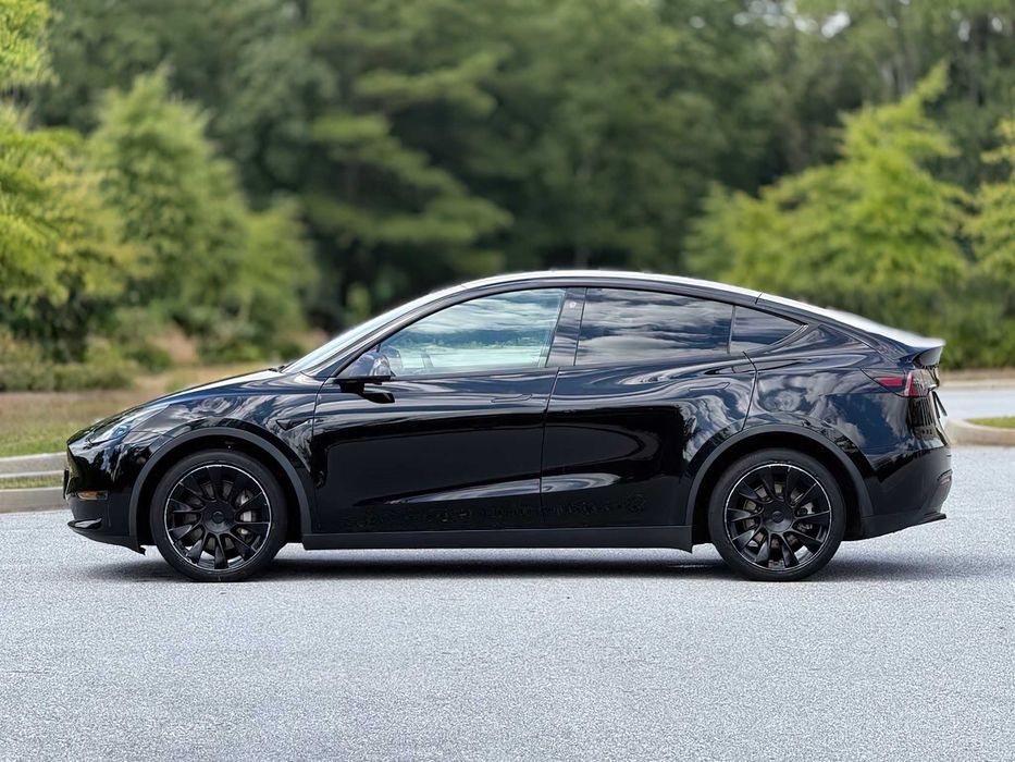Tesla Model Y Long Range      2023