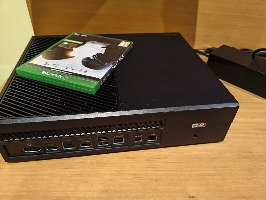 Xbox One fat + Halo 5
