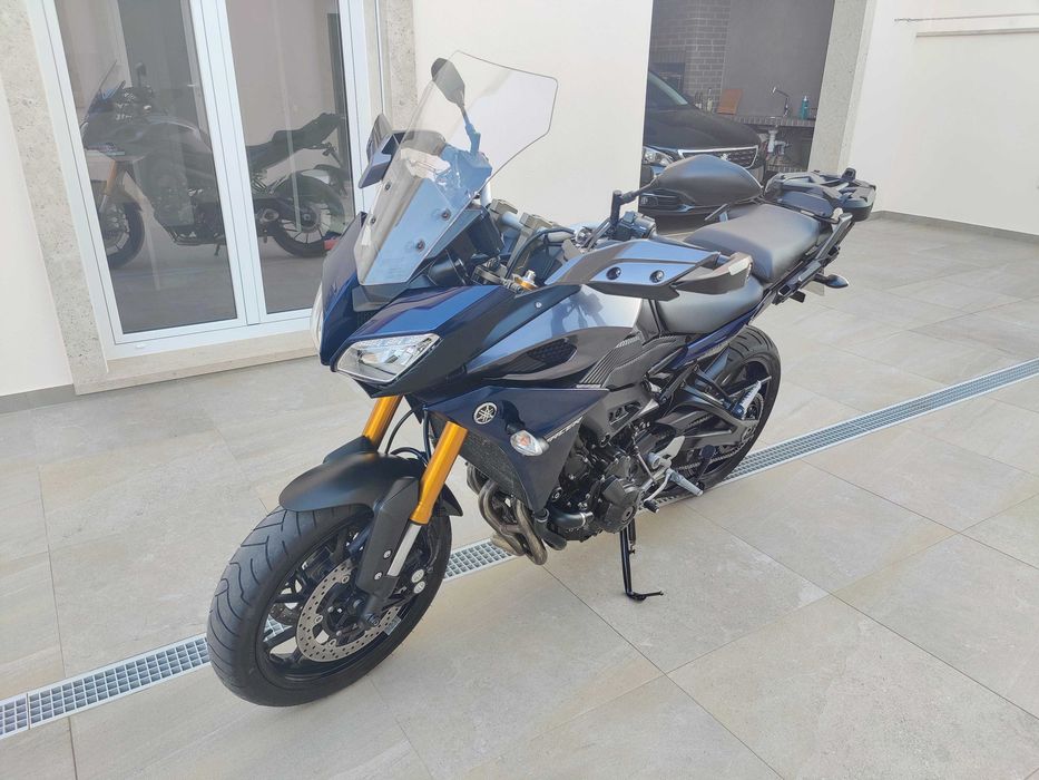Yamaha MT-09 Tracer (2016) – 42.000 km – Impecável c/ Top Case