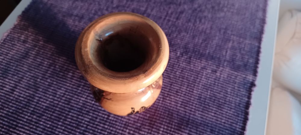 Wazonik z drzewa oliwnego