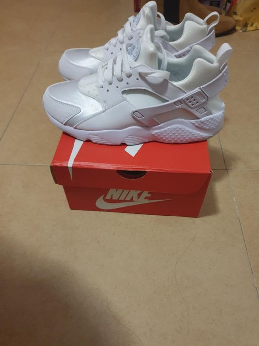 Sapatilhas Nike brancas