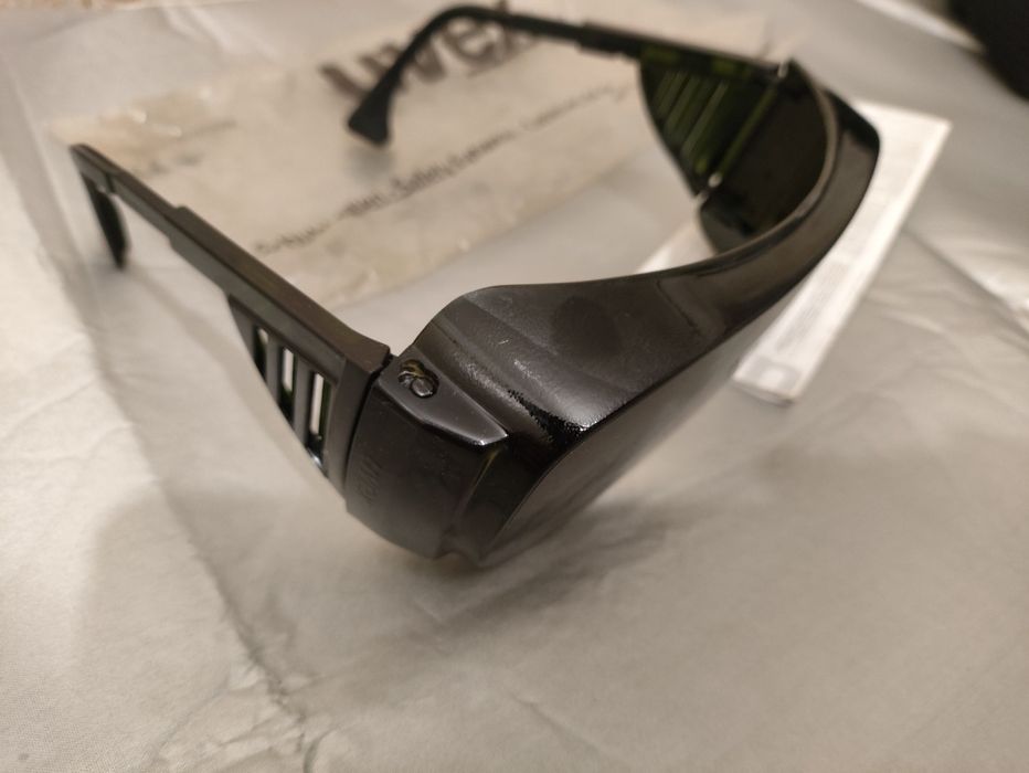 Очки сварочные Uvex