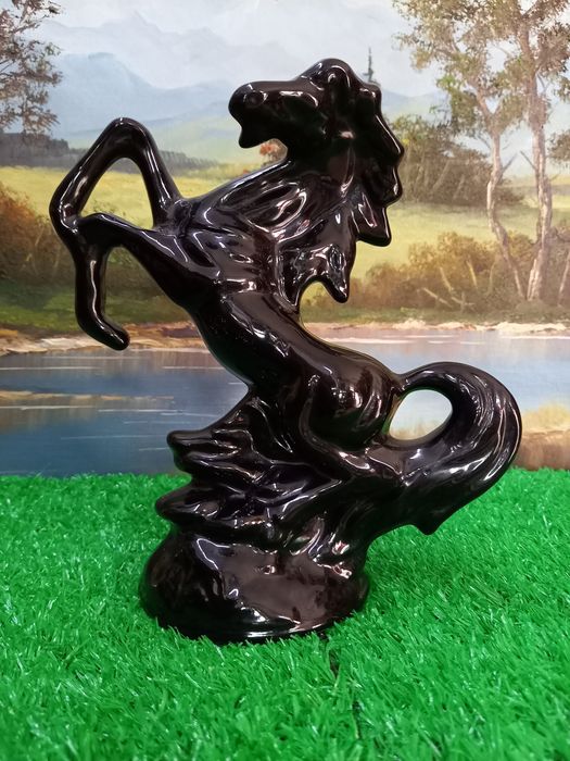 Figurki porcelanowe dwa piękne konie