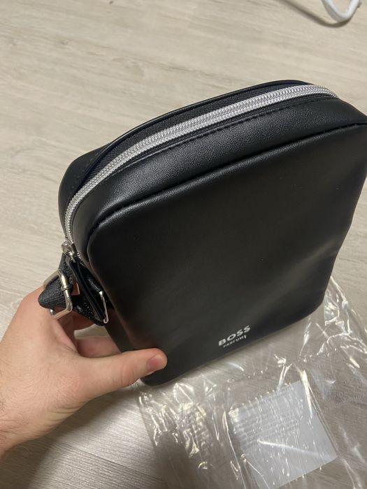Шкіряна сумка Boss чоловіча crossbody
