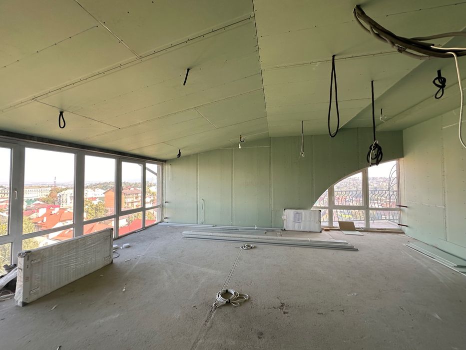 квартира в двох рівнях в центрі міста.