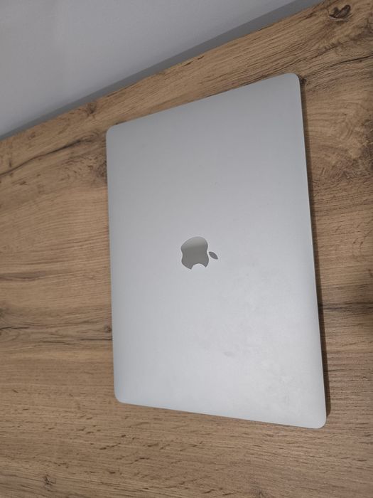 MacBook Pro 13" M1 (2020) – 16GB RAM – Estimado