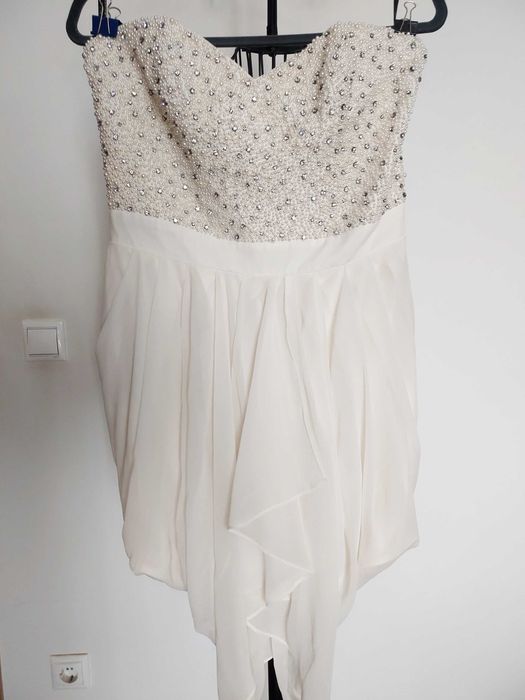 Fabuloso vestido cai cai curto.