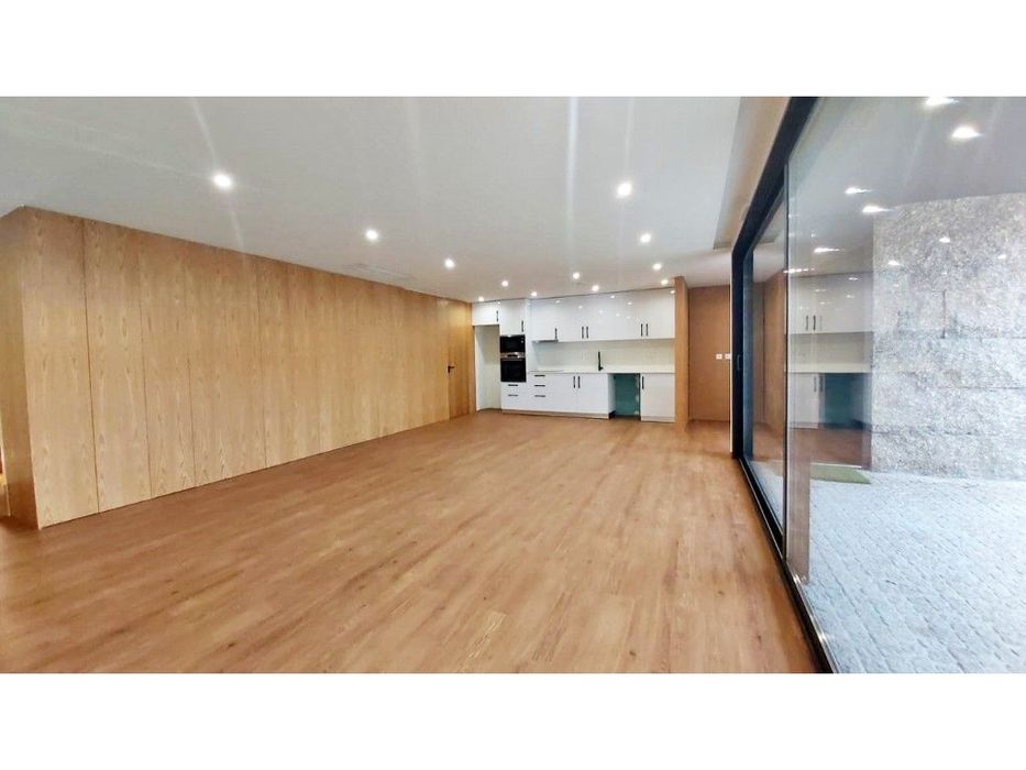 Moradia T2 nova junto ao mar