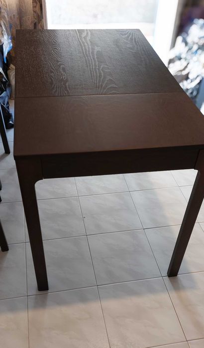 Vendo Mesa de cozinha + 2 Cadeiras