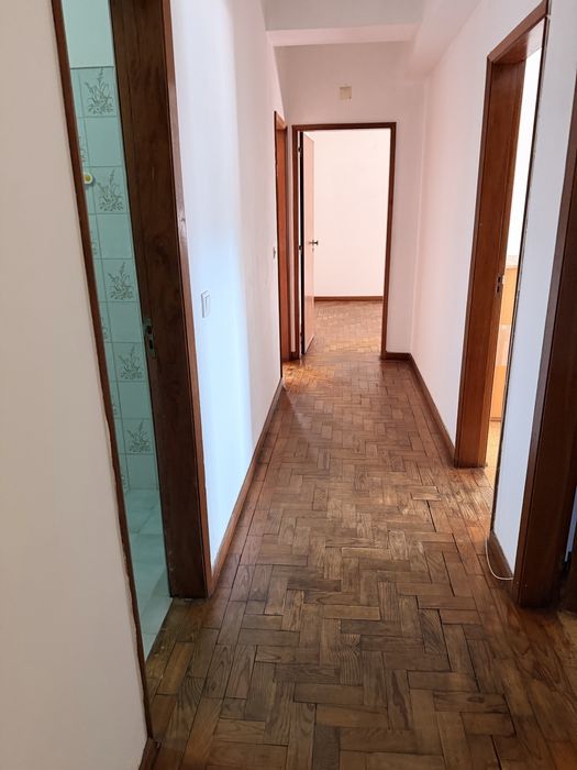 Arrenda-se apartamento