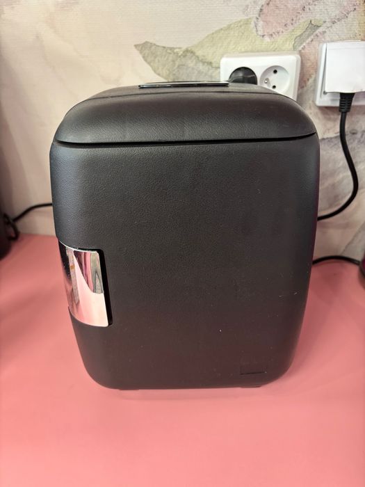 Chłodziarka / lodówka na mleko do ekspresu czarna